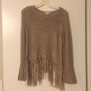 Cute long sleeve top with fringe
